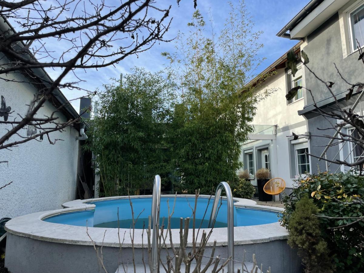 Cheap Outlet Center Apartment With Pool Parndorf Bagian luar foto