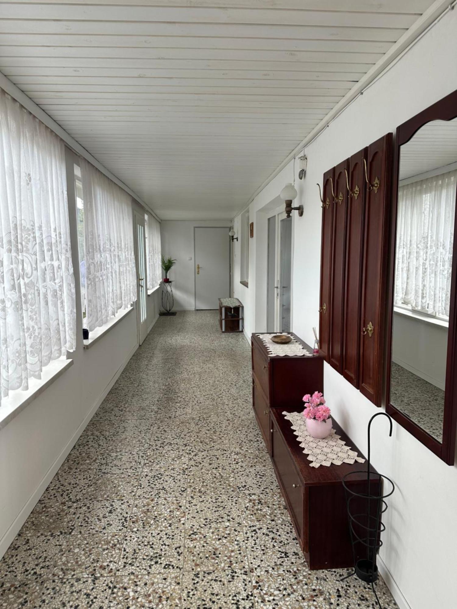 Cheap Outlet Center Apartment With Pool Parndorf Bagian luar foto